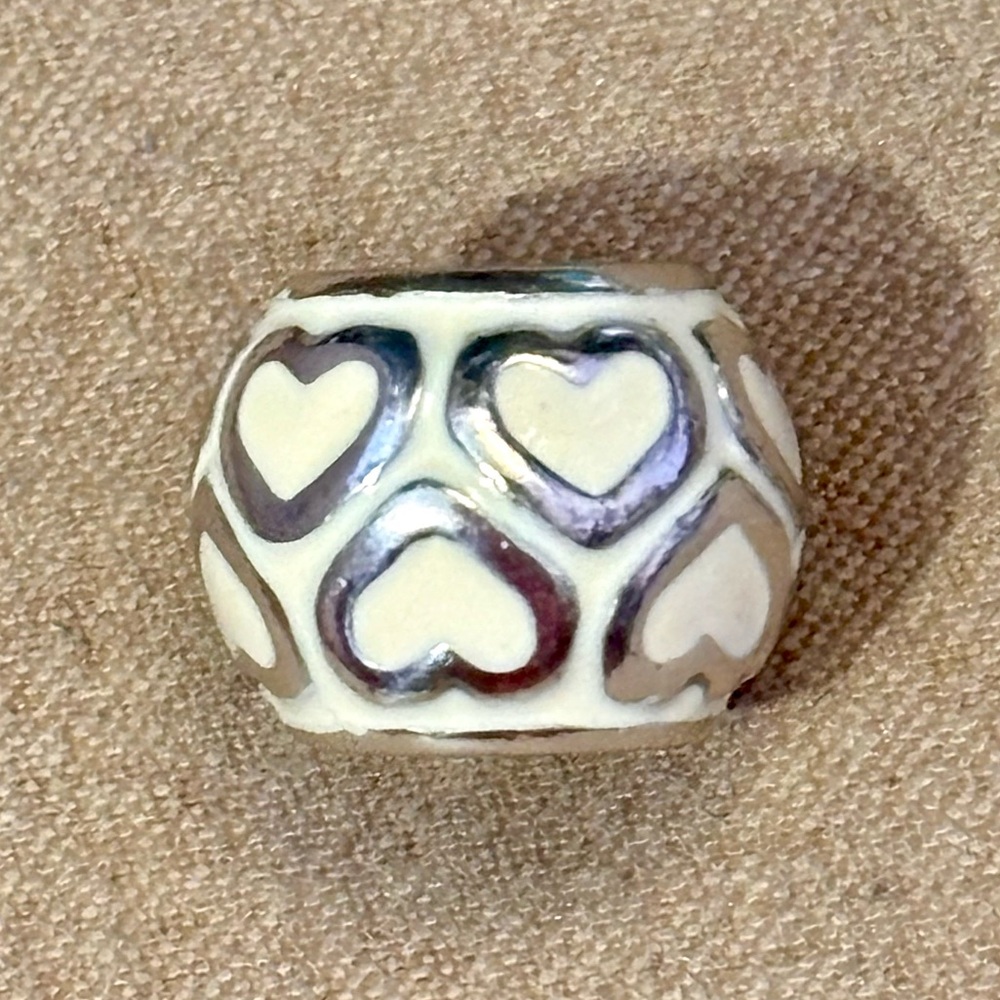 Brighton Open Heart bead in White Silver heart outlines on Enamel Retired